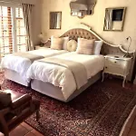 Meerendal Cottage-Affordable Luxury-Private Garden With Pool & Hot Tub