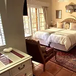 Meerendal Cottage-Affordable Luxury-Private Garden With Pool & Hot Tub