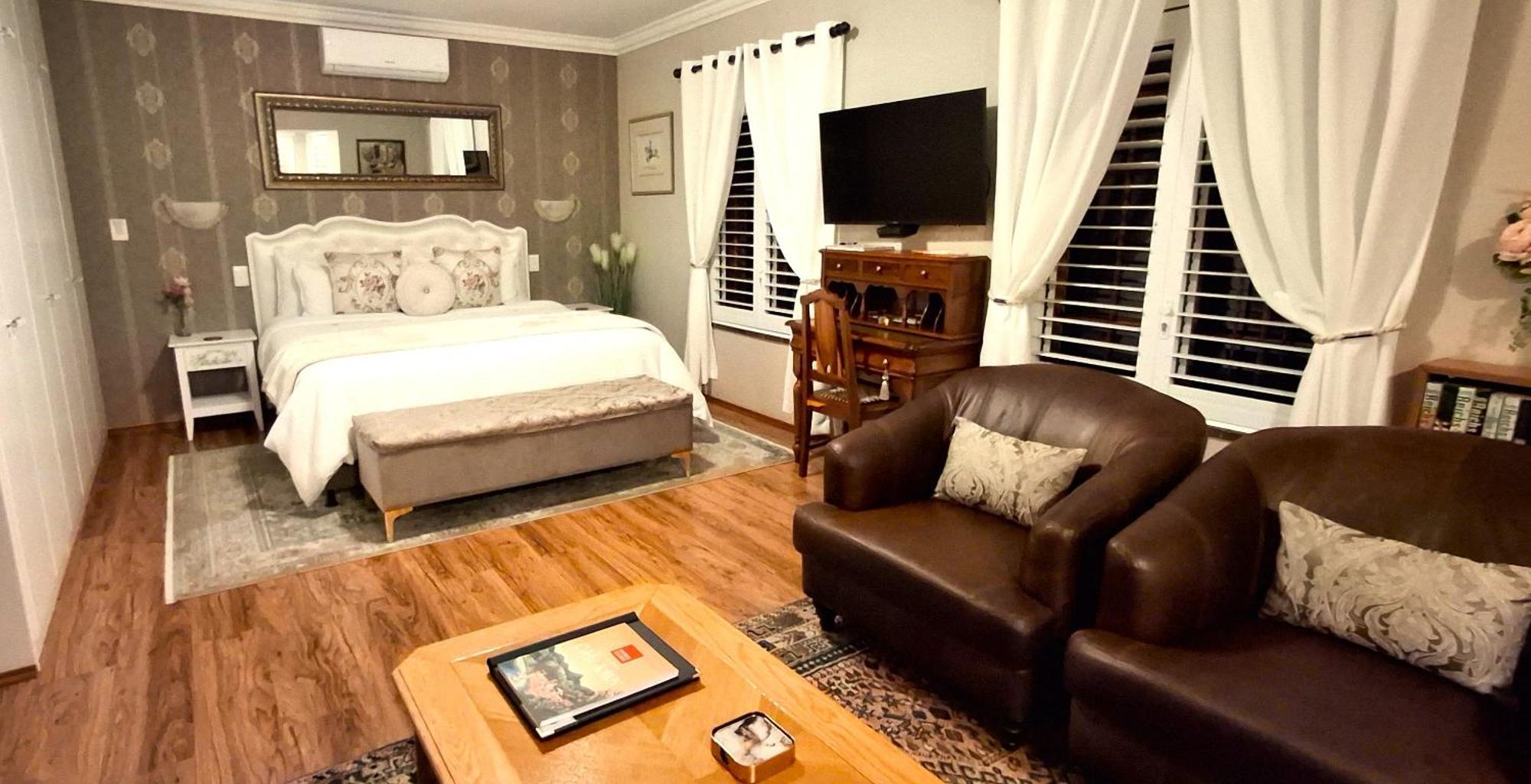 Meerendal Cottage-affordable Luxury-private Garden With Pool & Hot Tub Apartment *
