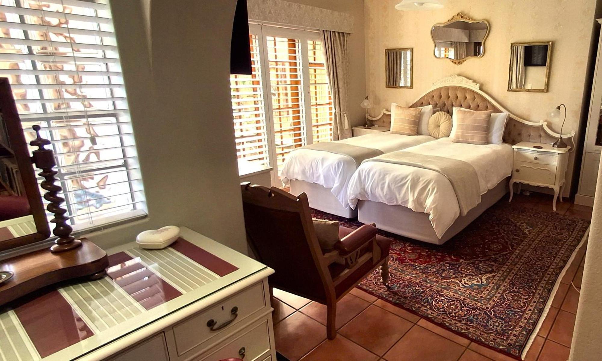 Meerendal Cottage-affordable Luxury-private Garden With Pool & Hot Tub